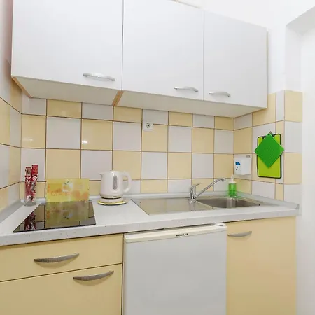 Robyn On The Apartamento *