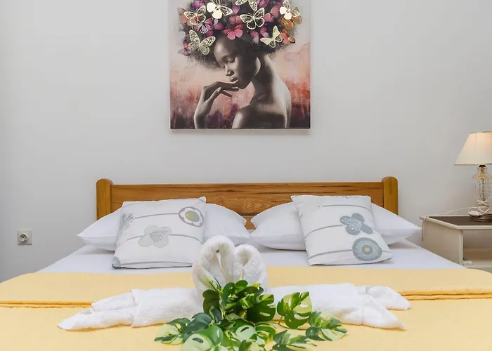 Robyn On The Appartement